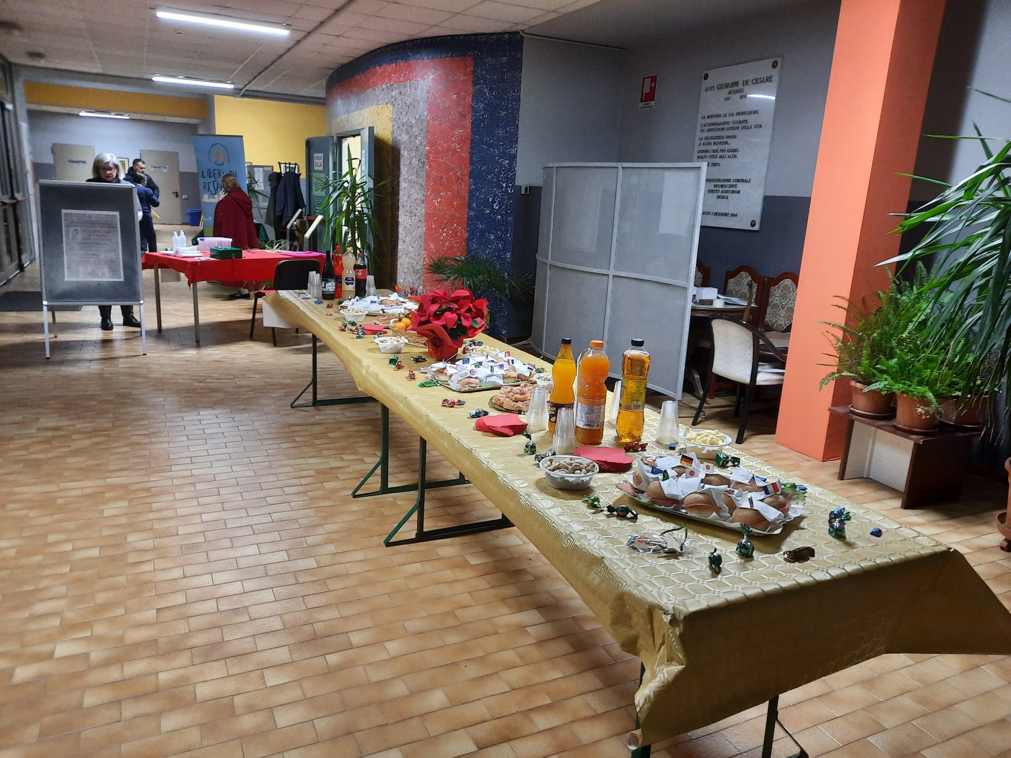 07 - Il buffet preparato dalle volontarie ALPI