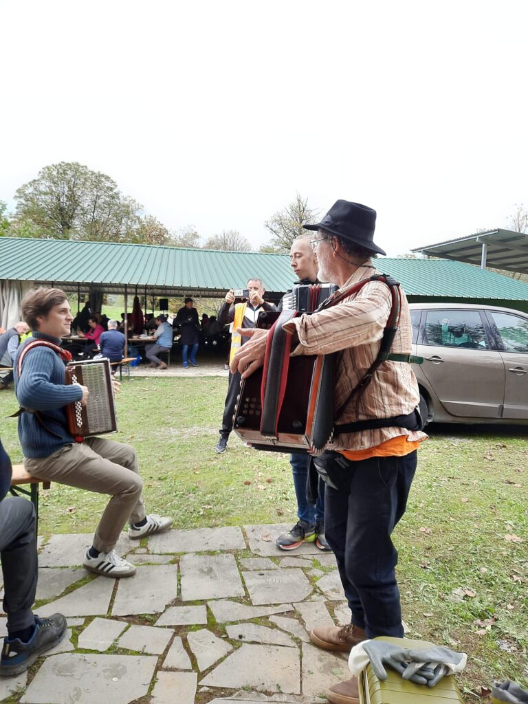 4 - I Praprosnici che ci hanno allietati con le canzoni popolari slovene