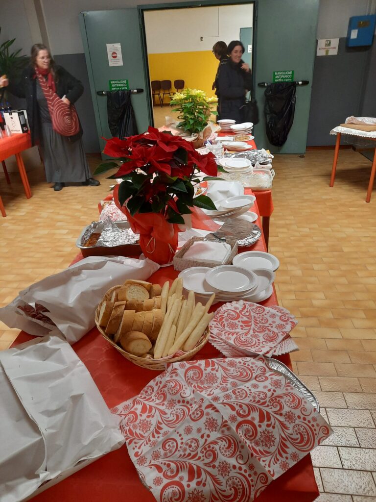 07 - Il buffet preparato dalle volontarie ALPI